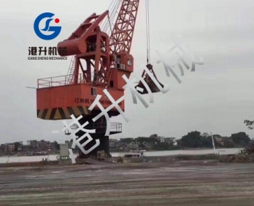 吊機抓鬥